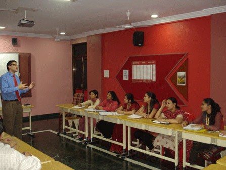 visitors americanschool5 447x338